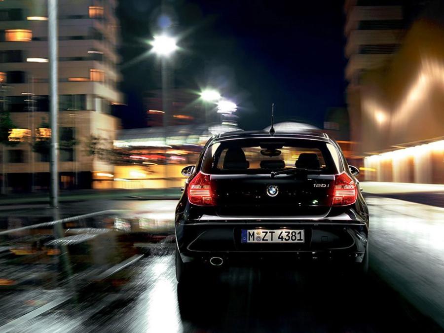  BMW 120i 5-Door 2007 года  (фото 6 из 16)